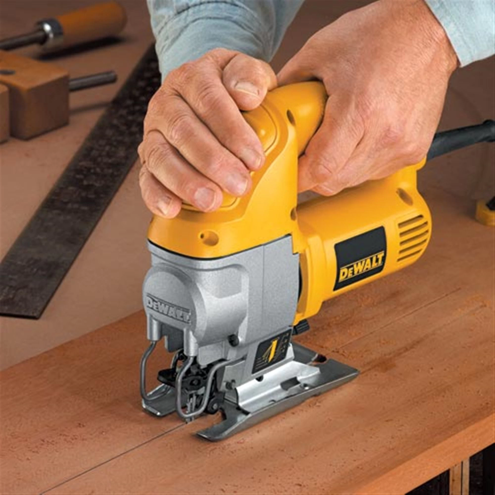 DeWalt® 5.5 Amp Orbital Jig Saw 6 DeWalt® 5.5 Amp Orbital Jig Saw - Image 4